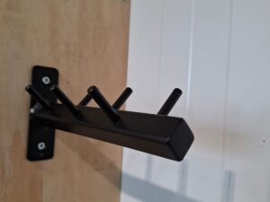 Industriële wandkapstok met pinnen